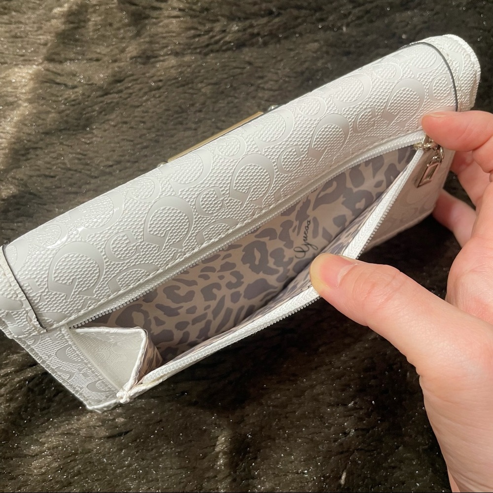 Guess White Continental Wallet - Picture 5 of 5